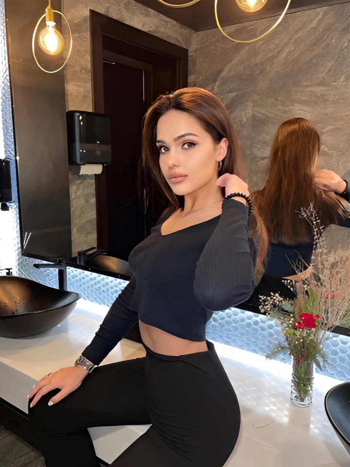 Адель привлекальеная девушка из Зимы цена от 1500 руб