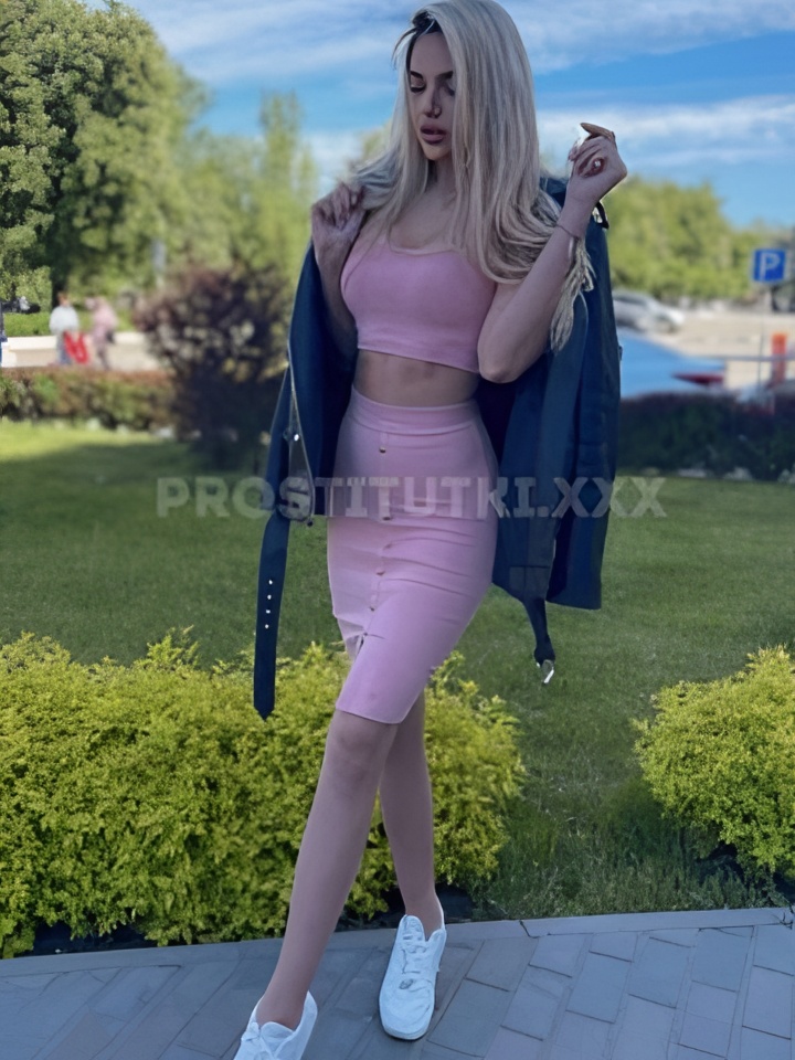 Галя привлекальеная девушка из Зимы цена от 2500 руб