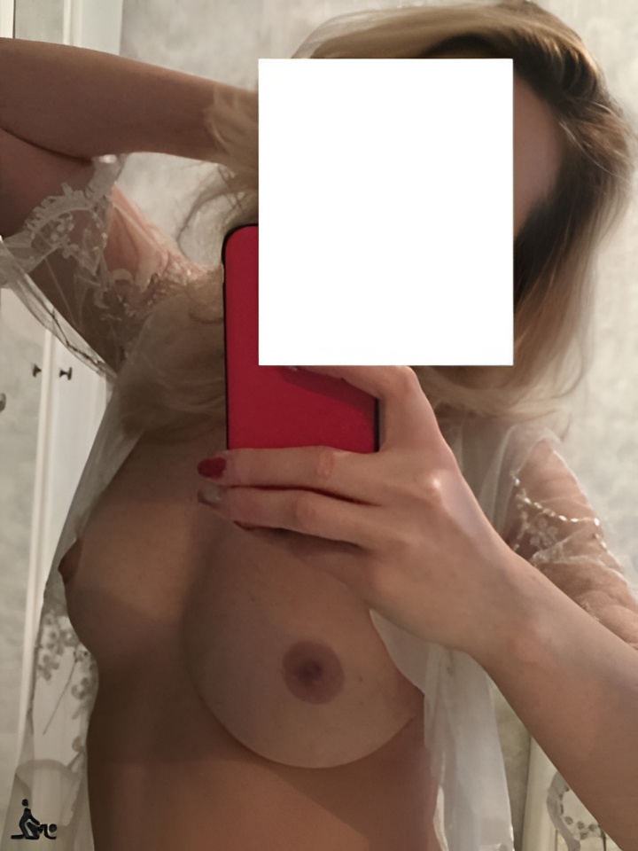 Софа привлекальеная девушка из Зимы цена от 5000 руб