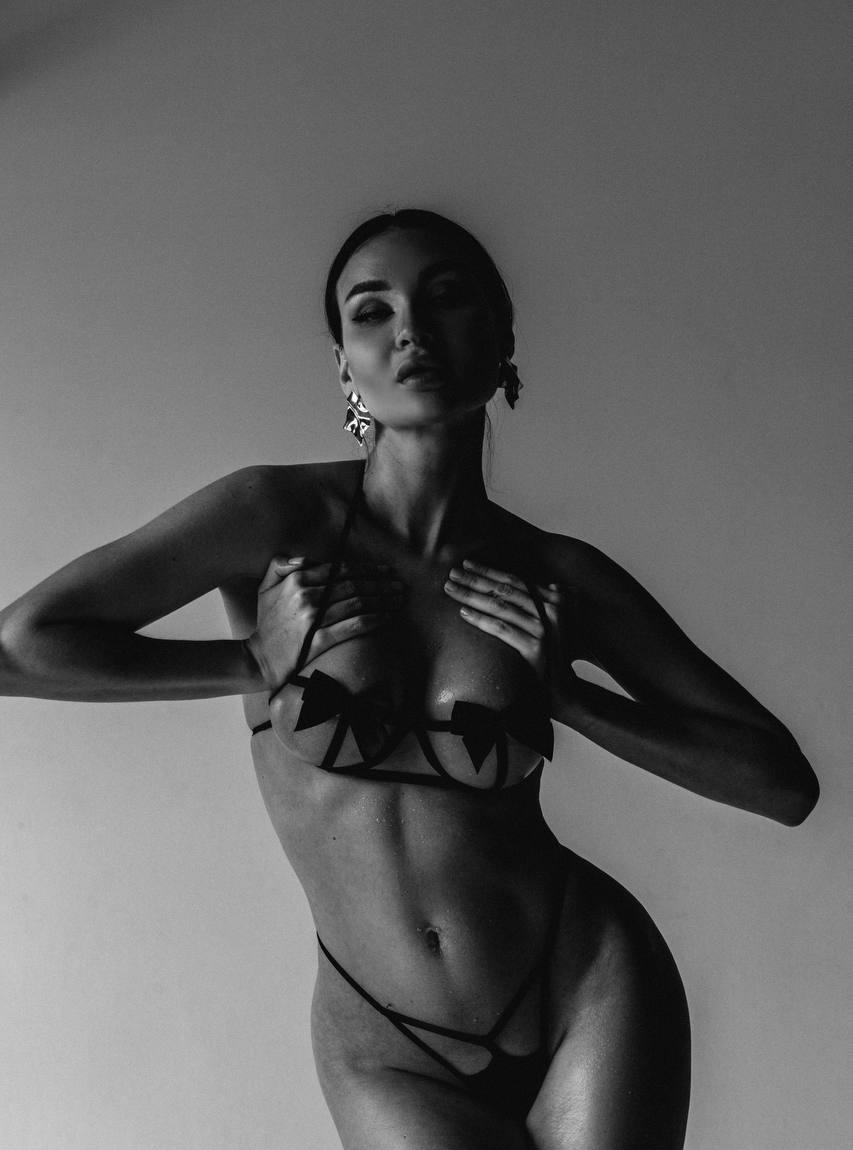 Жанна привлекальеная девушка из Зимы цена от 4000 руб