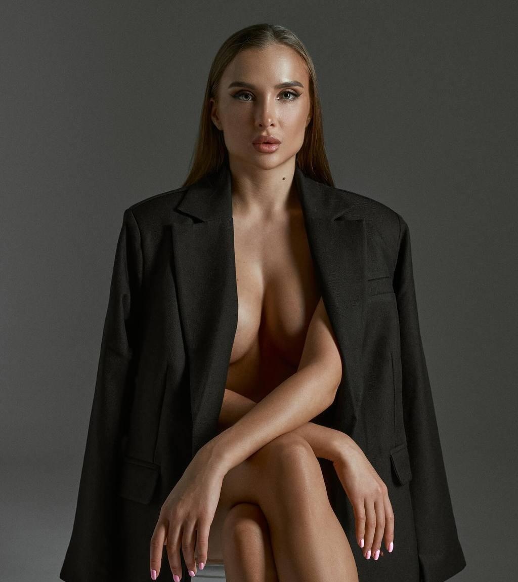 Тася привлекальеная девушка из Зимы цена от 6000 руб