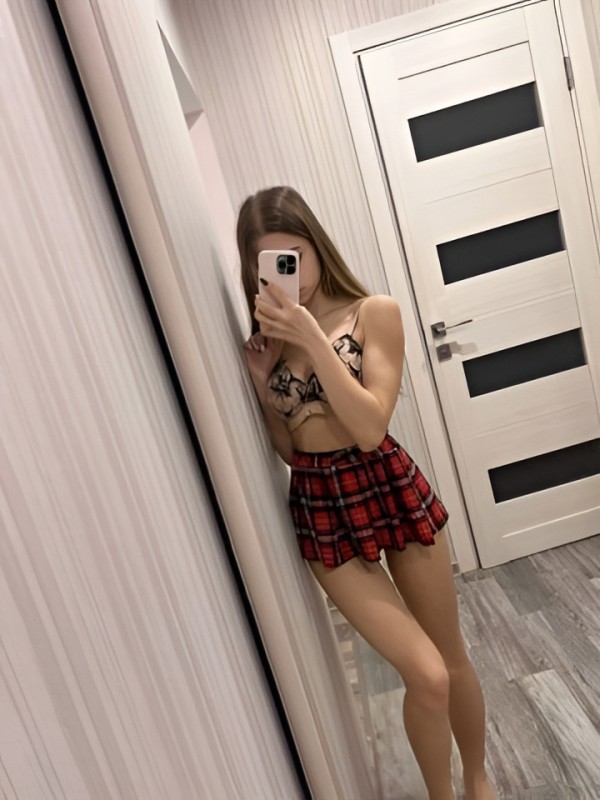 Алла привлекательная девушка из Зимы цена от 10000 руб