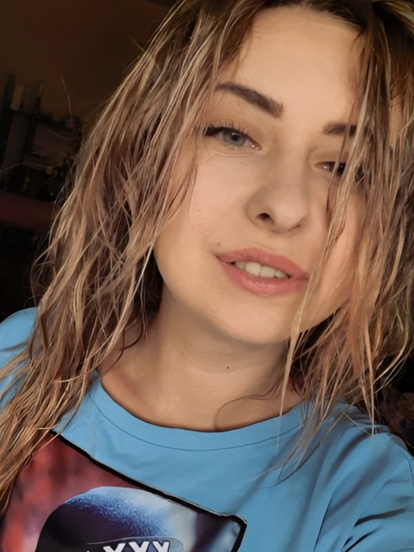 Азалия привлекательная девушка из Зимы цена от 2000 руб