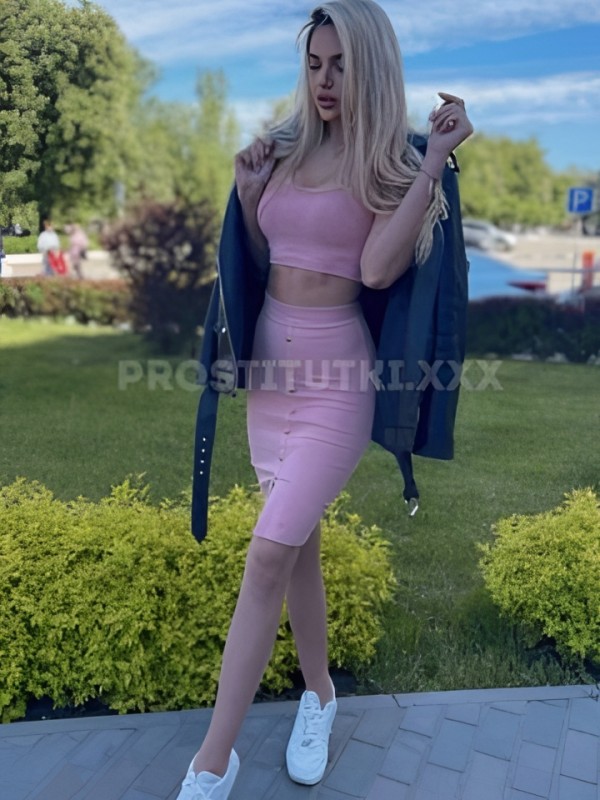 Галя привлекательная девушка из Зимы цена от 2500 руб