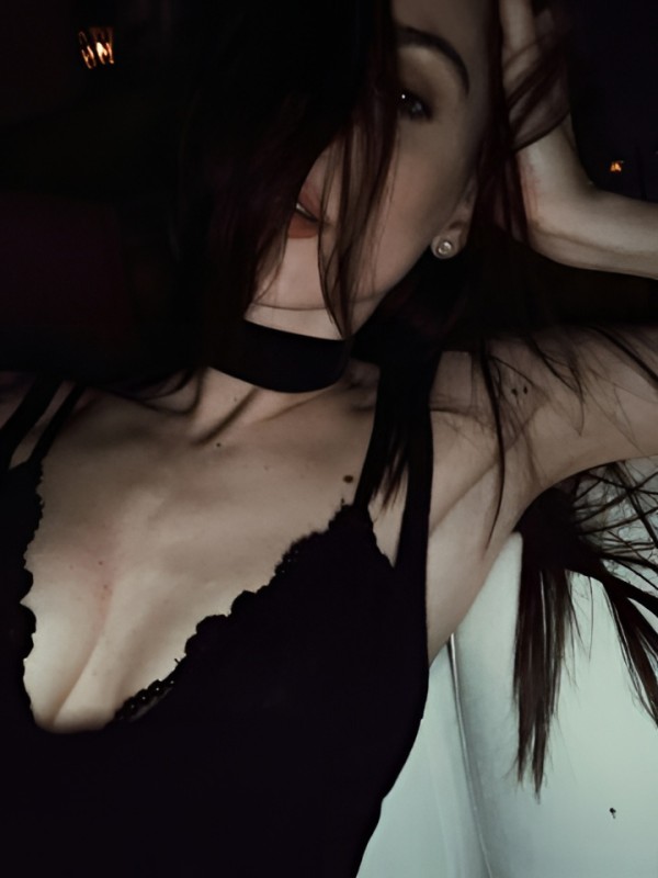 Ярослава привлекательная девушка из Зимы цена от 10000 руб