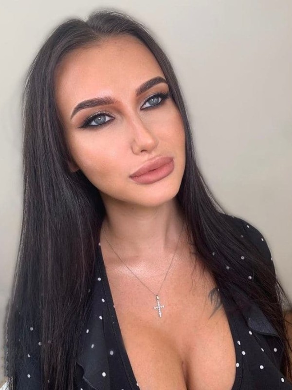 🎥 Виолетта привлекательная девушка из Зимы цена от 4000 руб