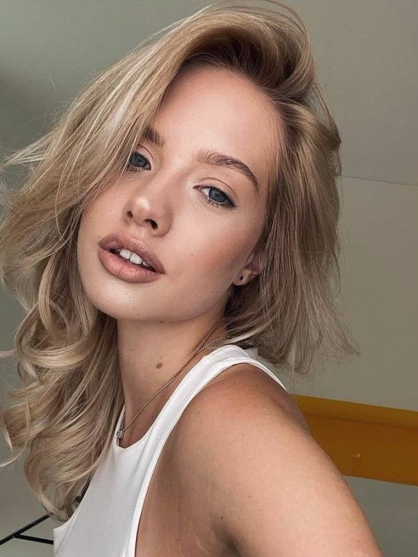 🎥 Инга привлекательная девушка из Зимы цена от 3000 руб