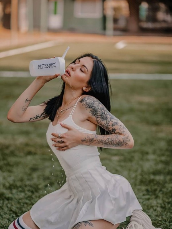 Жасмин привлекательная девушка из Зимы цена от 6000 руб